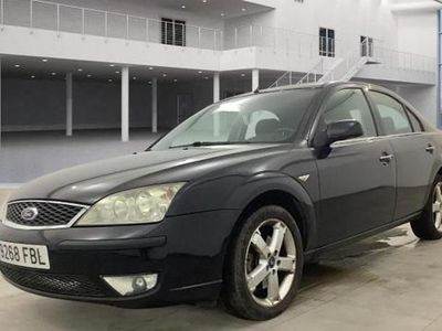 Usado Ford Mondeo Ghia 155 CV (114 kW) 2006 Azul Berlina