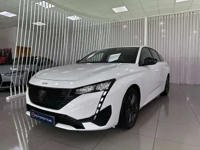 Usado Peugeot 308 SW Active 131 CV (96 kW) 2023 Blanco Familiar