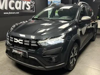 Usado Dacia Sandero Extreme 110 CV (80 kW) 2023 Gris / plata Berlina