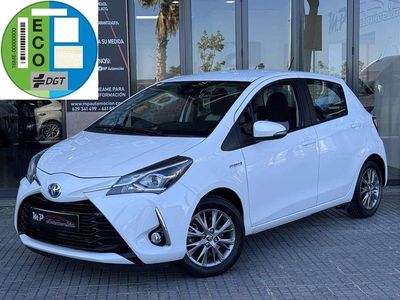 Usado Toyota Yaris Hybrid Active 100 CV (73 kW) 2019 Blanco Utilitario