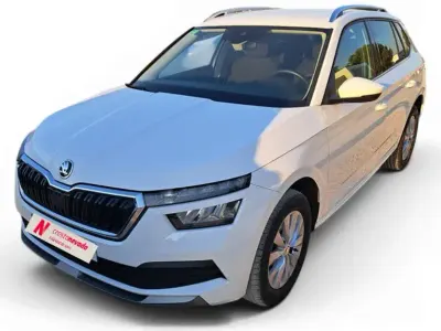 Usado Skoda Kamiq 110 CV (80 kW) 2022 Blanco SUV