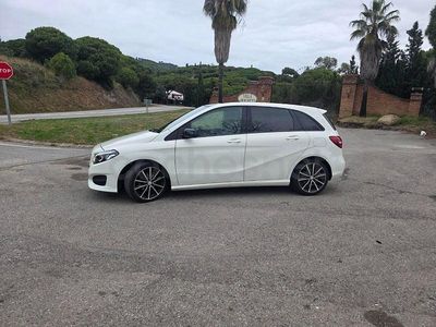 Usado Mercedes B180 109 CV (80 kW) 2015 Blanco Monovolumen