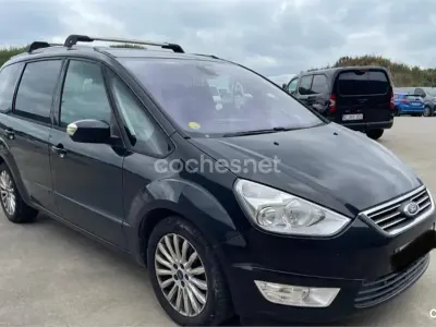 Usado Ford Galaxy Trend 140 CV (102 kW) 2013 Negro Monovolumen