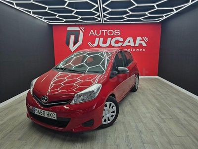 Usado Toyota Yaris Active 90 CV (66 kW) 2012 Rojo Utilitario
