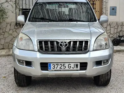 Usado Toyota Land Cruiser 173 CV (127 kW) 2008 Gris / plata SUV