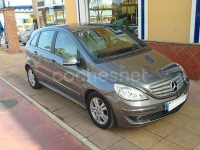 Mercedes B200