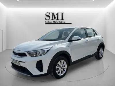 Usado Kia Stonic 84 CV (61 kW) 2022 Blanco SUV