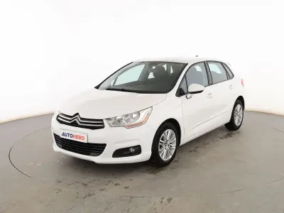 Usado Citroën C4 Live 100 CV (73 kW) 2015 Blanco Berlina