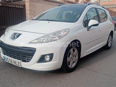 Usado Peugeot 207 Active 95 CV (69 kW) 2012 Blanco Familiar