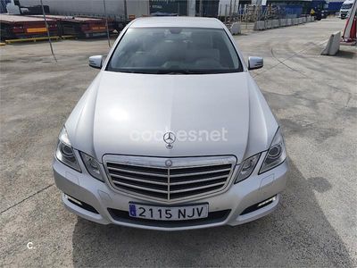 Usado Mercedes E220 Avantgarde 170 CV (125 kW) 2009 Gris / plata Berlina