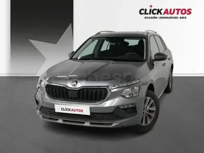 Usado Skoda Kamiq Selection 95 CV (69 kW) 2025 Gris / plata SUV