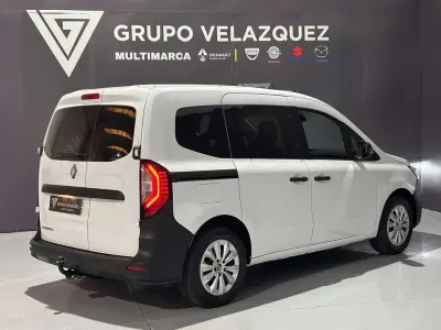 Usado Renault Kangoo 68 CV (50 kW) 2023 Blanco Monovolumen