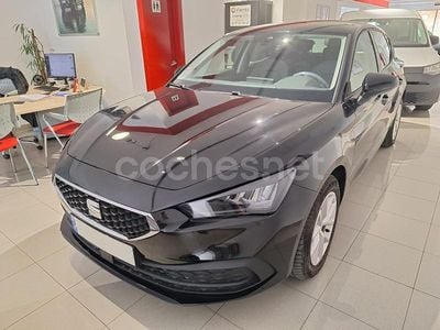 Usado Seat Leon Style 110 CV (80 kW) 2024 Negro Berlina