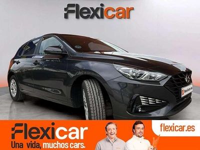 Usado Hyundai i30 111 CV (81 kW) 2022 Gris Berlina