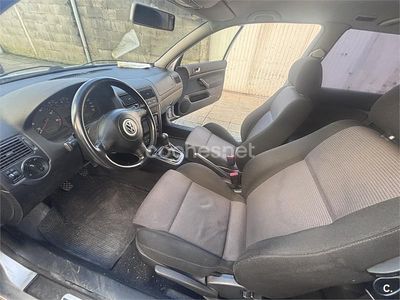Gris / plata Usado 2001 VW Golf IV Berlina | 5000 € (Caro)
