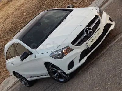 Usado Mercedes CLA180 Shooting Brake 122 CV (89 kW) 2015 Gris / plata Familiar