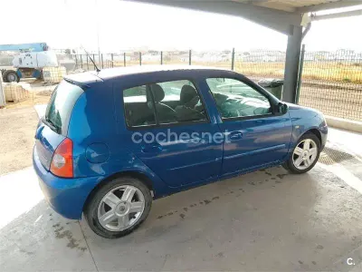 Usado Renault Clio II Campus 65 CV (47 kW) 2006 Azul Berlina