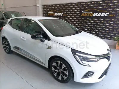 Usado Renault Clio V LIMITED 90 CV (66 kW) 2021 Blanco Berlina
