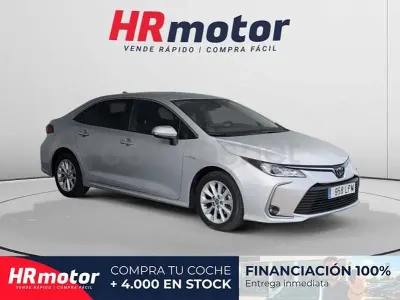 Usado Toyota Corolla Business Edition 122 CV (89 kW) 2021 Gris / plata Berlina