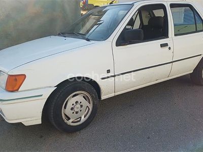 Blanco Usado 1989 Ford Fiesta Ghia Berlina | 1000 €