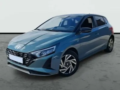 Usado Hyundai i20 101 CV (74 kW) 2024 Verde Utilitario