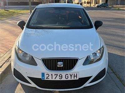 Usado Seat Ibiza Reference 90 CV (66 kW) 2010 Blanco Berlina