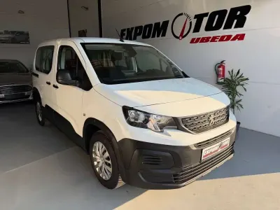 Usado Peugeot Rifter Access 99 CV (72 kW) 2020 Blanco Monovolumen