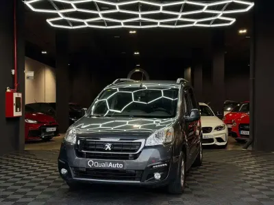 Usado Peugeot TePee Style 120 CV (88 kW) 2015 Gris Van