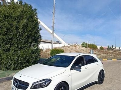Blanco Usado 2017 Mercedes A180 AMG line Berlina | 16.600 € (Buen precio)