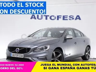 Usado Volvo S60 R-Design Momentum 150 CV (110 kW) 2016 Gris / plata Berlina