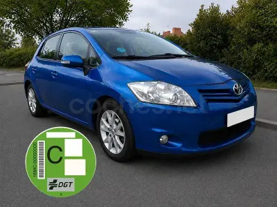 Usado Toyota Auris Active 132 CV (97 kW) 2012 Azul Berlina