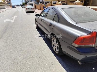 Usado Volvo S60 210 CV (154 kW) 2002 Gris / plata Berlina