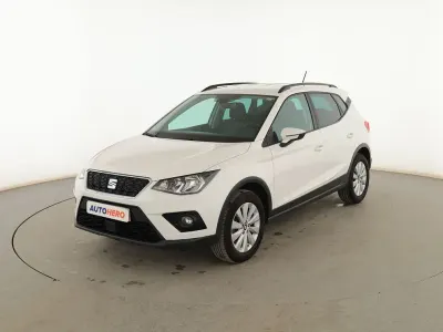 Usado Seat Arona Style 95 CV (69 kW) 2018 Blanco SUV