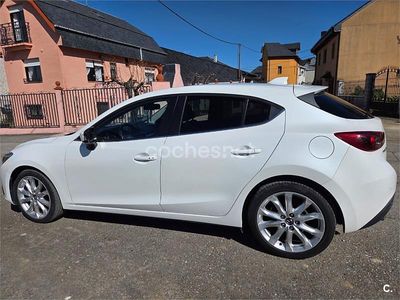 Usado Mazda 3 Luxury 150 CV (110 kW) 2015 Blanco Berlina
