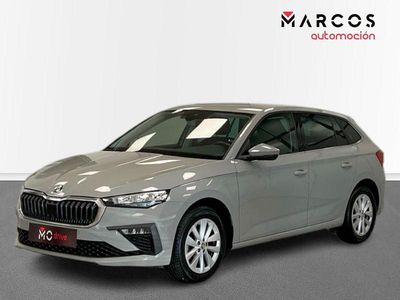 Usado Skoda Scala Selection 115 CV (84 kW) 2024 Gris Utilitario