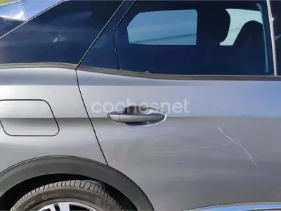 Usado Peugeot 3008 Allure 130 CV (95 kW) 2020 Gris / plata SUV
