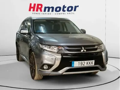 Usado Mitsubishi Outlander P-HEV 203 CV (149 kW) 2018 Blanco Pickup/Camioneta