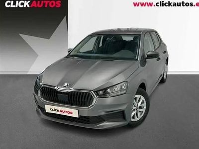Usado Skoda Fabia Essence 80 CV (58 kW) 2025 Plata Utilitario