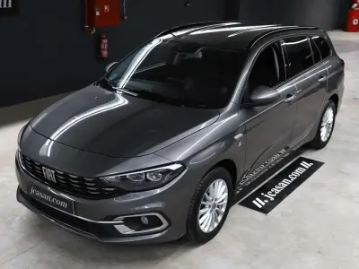Usado Fiat Tipo Life 95 CV (69 kW) 2022 Gris Familiar