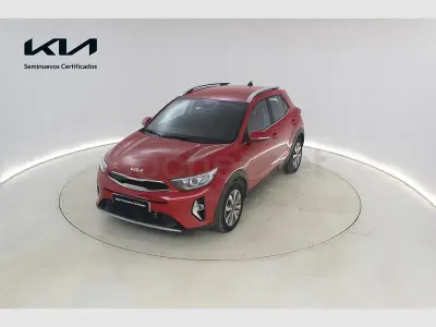 Usado Kia Stonic 100 CV (73 kW) 2024 Rojo SUV