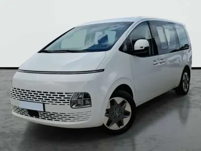 Usado Hyundai Staria 226 CV (166 kW) 2025 Blanco Monovolumen