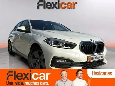 Używany BMW 118 150 KM (110 kW) 2021 Biały Hatchback