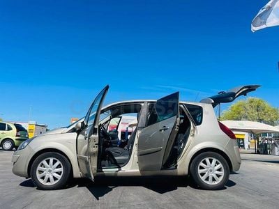 Usado Renault Scénic II Dynamique 130 CV (95 kW) 2008 Beige Monovolumen