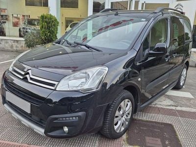Usado Citroën Berlingo Feel 100 CV (73 kW) 2016 Negro Monovolumen