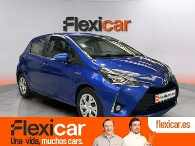 Usado Toyota Yaris Active 100 CV (73 kW) 2020 Azul
