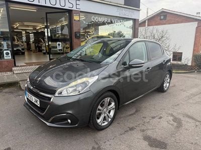 Usado Peugeot 208 Allure 82 CV (60 kW) 2016 Gris / plata Utilitario
