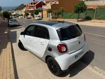 Usado Smart ForFour Passion 90 CV (66 kW) 2017 Blanco Utilitario