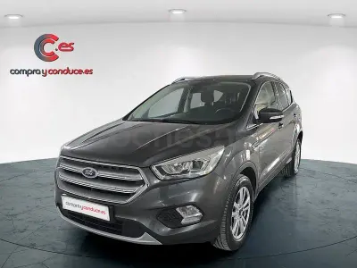 Usado Ford Kuga Trend 120 CV (88 kW) 2018 Gris / plata SUV