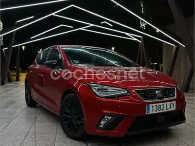 Usado Seat Ibiza FR 110 CV (80 kW) 2022 Rojo Utilitario