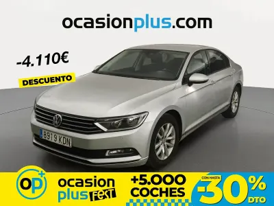 Usado VW Passat Edition 120 CV (88 kW) 2017 Plateado Berlina
